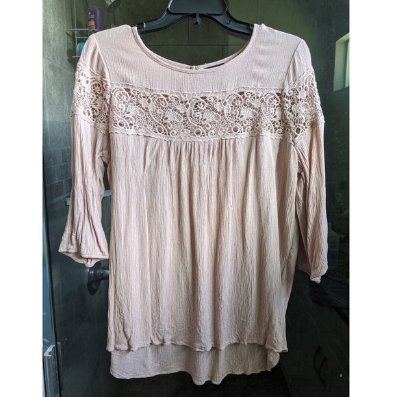 DONATING 1/20/25 Torrid Pink Gauze Lace Inset Blouse - Picture 5 of 7